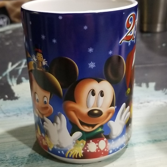 Disney Store 2004 mug - Picture 2 of 4